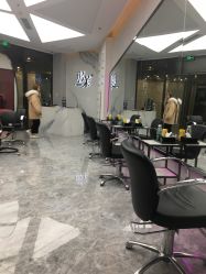 -变画·发型STUDIO