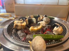 -围炉肉舍丹东海鲜烤肉·烤活鳗(步行街店)