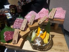 -山川小町·极番烧肉(新地假日广场店)