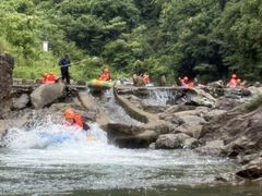 -安吉龙王山峡谷漂流