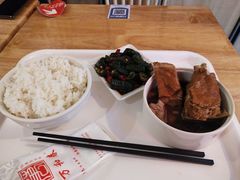 -万和春排骨砂锅米饭(新业广场店)