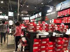 -PUMA品牌自营折扣店(天津佛罗伦萨小镇奥莱店)
