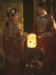 -莫兰迪婚纱摄影