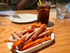 -三勾JJJ Burger&Coffee(梅溪湖店)