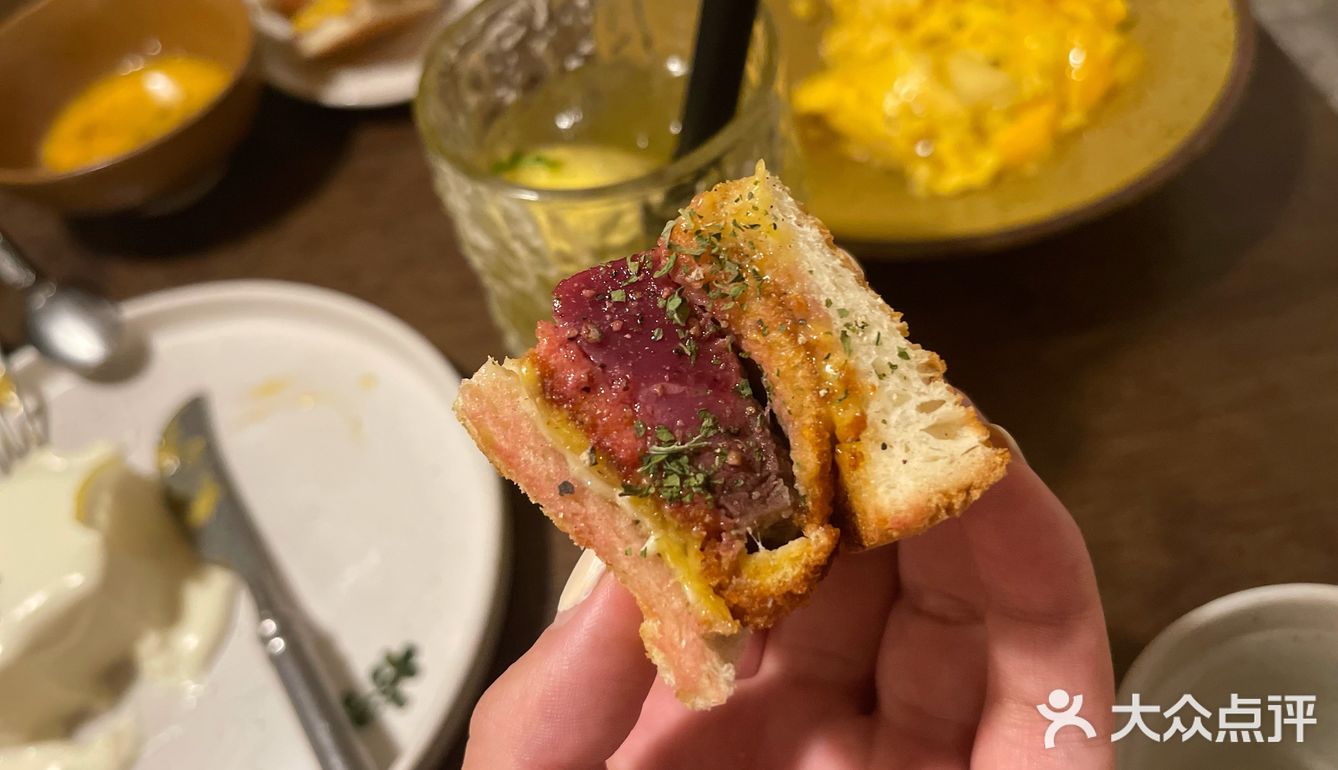 这个味道很难描述啊哈哈面包酥脆