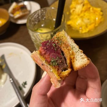 这个味道很难描述啊哈哈面包酥脆