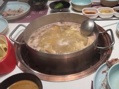 -洪氏嗨捞·猪肚鸡火锅(阳光天地店)