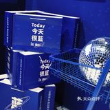今日是blue🔷女孩👧🏻，综合体🏬里的小众主题展💙