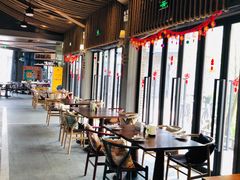 大堂-盐官日光域房车营地·有盐餐厅