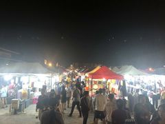 -席娜卡琳火车铁道夜市