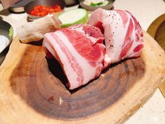 -蚂蚁洞·烤肉大营地(上海静安大悦城店)