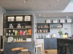 -HUG·拥抱咖啡(郑州宝龙广场店)