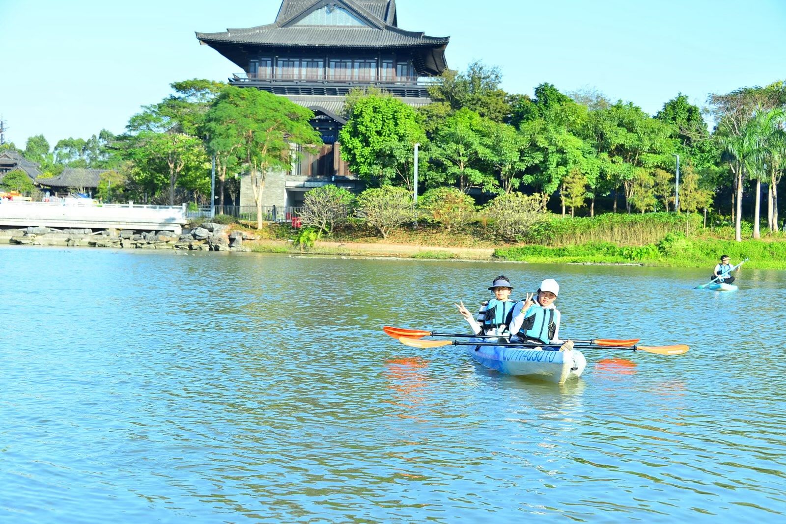 划船运动 健康加分