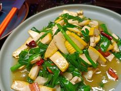 韭菜炒豆腐干-麦麦山云南菜(复地活力城店)