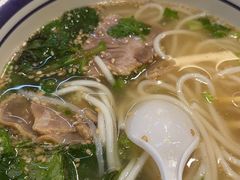 -云阿蛮云南生烫牛肉米线(奉贤路店)