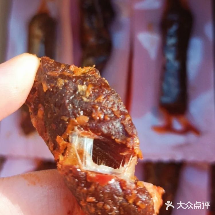 我要曝光这个牛肉干 同事随手递给我的… 真的太好吃了！