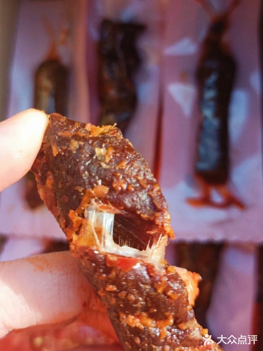 我要曝光这个牛肉干 同事随手递给我的… 真的太好吃了！