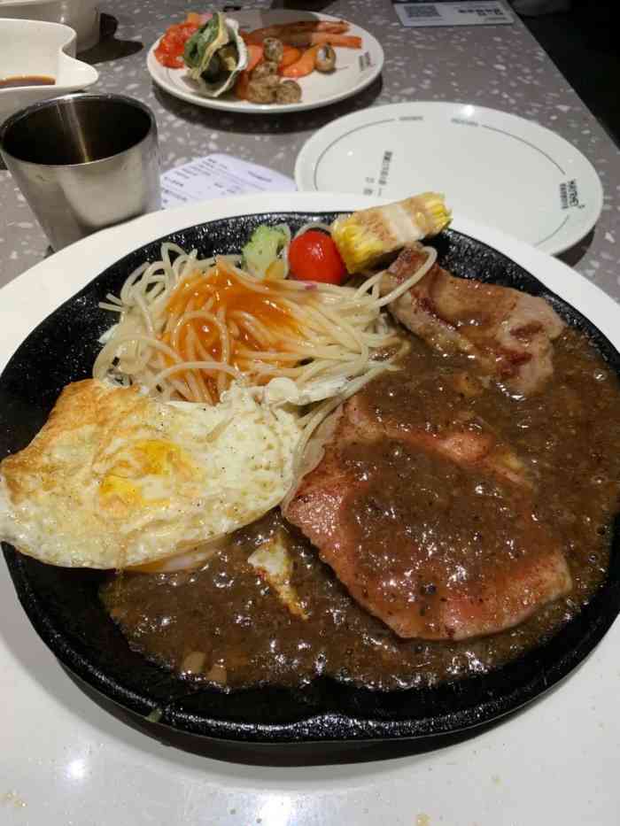 美而美原切牛排(万达店)-"[薄荷]环境:环境没有很大,但是因为新.