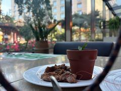 -亮马河饭店翠雅咖啡厅