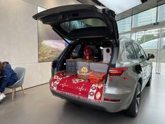-理想汽车(世纪汇店)