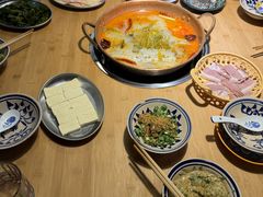 -洱火云南酸菜牛肉火锅(石景山当代商城店)