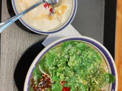 -云阿蛮云南生烫牛肉米线(奉贤路店)