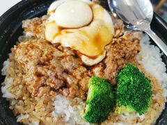 窝蛋牛肉煲仔饭-TS-甜蜜蜜港式茶餐厅(虹梅店)