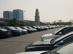 -奥特莱斯停车场