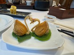 栗茸天鹅酥-白天鹅宾馆-宏图府餐厅