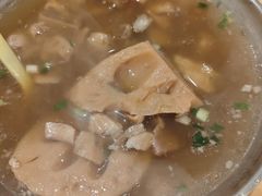 -燕子煨汤(山海关路店)