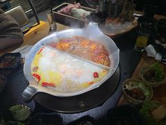 -湊湊火锅·茶憩(南京东路悦荟店)