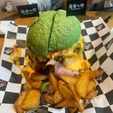 「绿巨人汉堡」分量足口味优