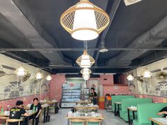 大堂-小V家秘制火锅鸡(苹果园东路店)