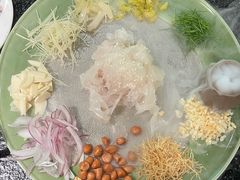 -得意咚瓜·顺德鱼生·冬瓜火锅(深圳首店)