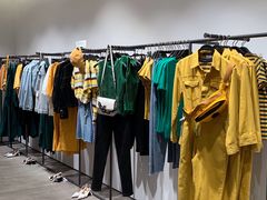 -URBAN REVIVO(高德置地广场·春广场店)