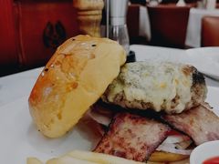 蓝纹干熟牛肉芝士汉堡-摩根扒房(桐梓林店)