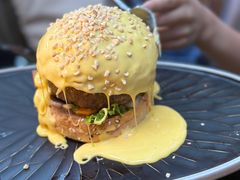 瀑布芝士牛肉汉堡-Let'sBURGERplus·非常创意汉堡(三里屯店)