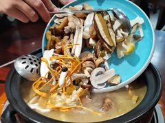 -菌之家·专业纯野生菌火锅·特色炒菌