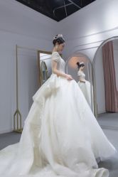 -欣薇婚纱(新源乐汇城店)