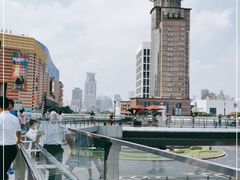 -陆家嘴空中步行连廊