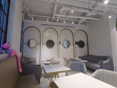 -Fridi Patisserie Cafe