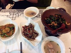-丹江口渔村·湘味厨房(桃园店)