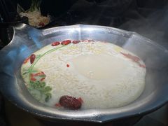 -湊湊火锅·茶憩(南京东路悦荟店)