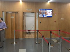 -上海市公安局徐汇区出入境管理局