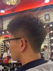 -东方先生国潮男士理发馆