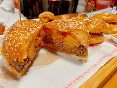 老泰泰汉堡-悠航SLOWBOAT(三里屯店)