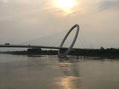 -南京眼步行桥