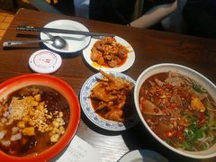 -爆炸头阿姨小四川正宗川味小吃(无任何分店)
