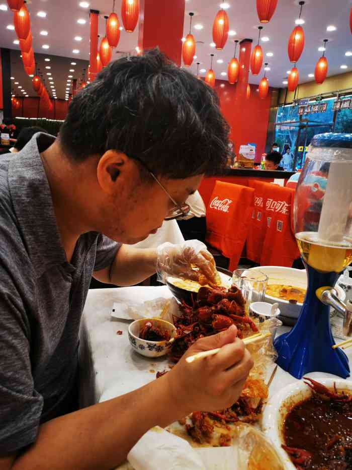 簋街仔仔小龙虾(总店)-"大晚上和舍友过来疯尝了没吃过的麻小,辣.