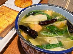 -喝丢一只鞋海鲜烧烤(市场店)